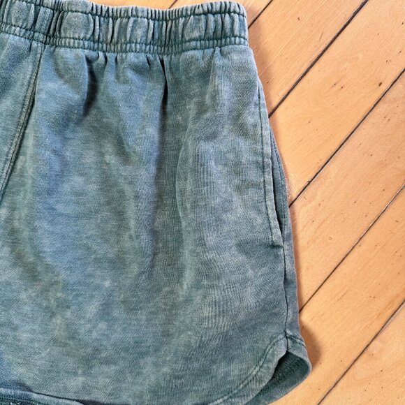 WILD FABLE Soft Washed 2 Piece Set Cropped Sweatshirt & Shorts Size XS/S - Picture 11 of 15